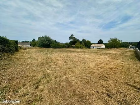 terrain 1550 m2 saint-loubert