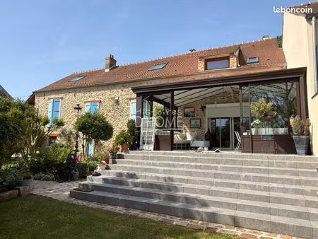 maison 5 pièces 200 m²