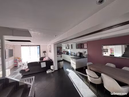 maison 6 pièces 101 m²