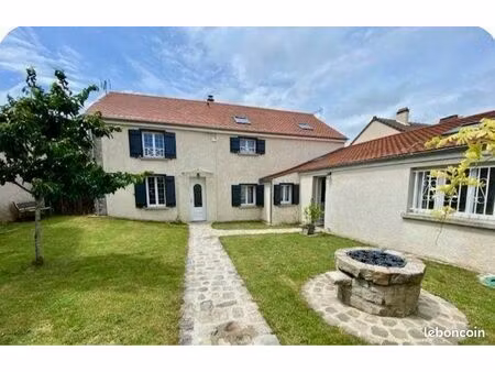 à vendre – maison familiale de 165 m² dans un environnement calme avec vue sur les champs