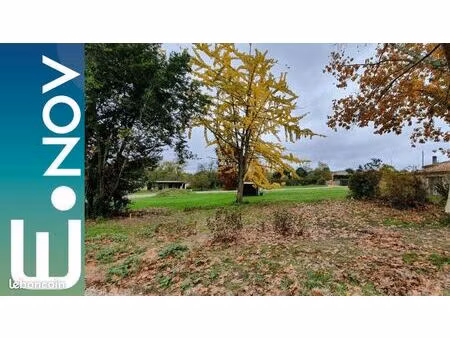 terrain 600 m² montussan