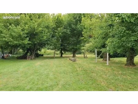 terrain 650 m² montussan