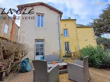 maison 8 pièces 153 m²