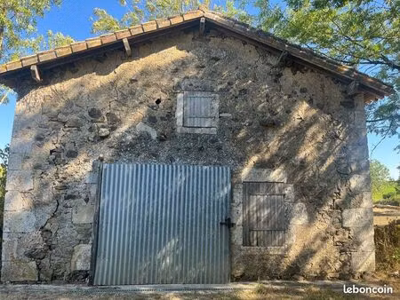 grange en pierre pour stockage