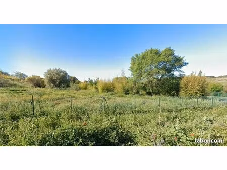 terrain 1 233 m² quarante