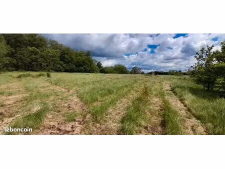 terrain 643 m² tremauville