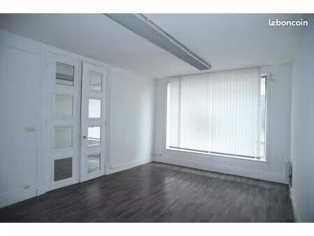 bureau ou local commercial 40 m2 proche de la brèche