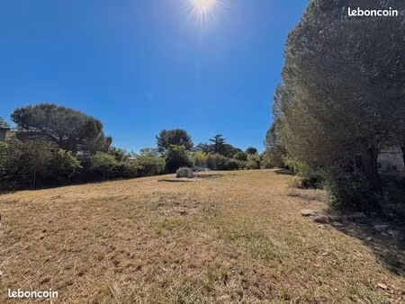 terrain 600 m² breaute