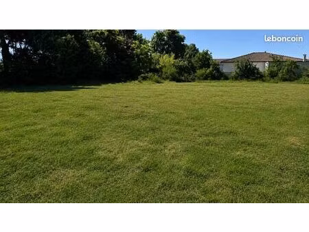 terrain 1 005 m² saint jory