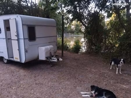 caravane à louer sur terrain de loisir