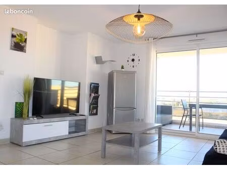 appartement de standing 50 m² . grande terrasse . vue dégagée