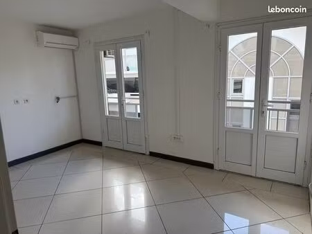 bureaux 77 m² saint-denis