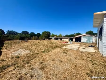 terrain 1 054 m² issus