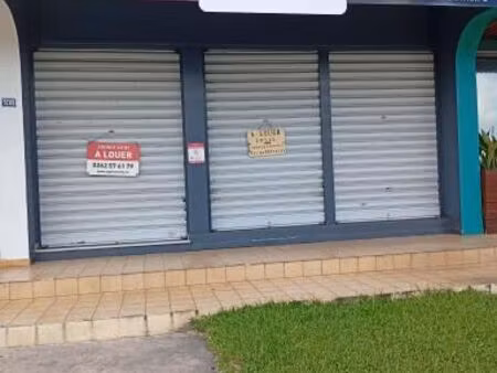 local proche centre-ville tampon