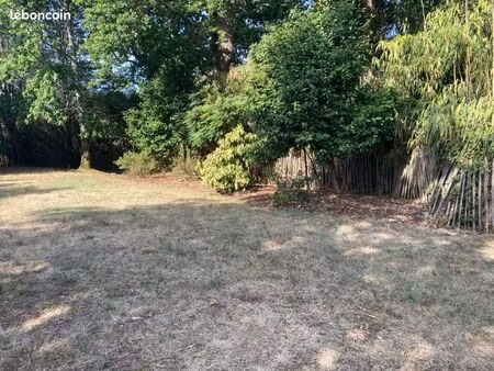 terrain 429 m² salles