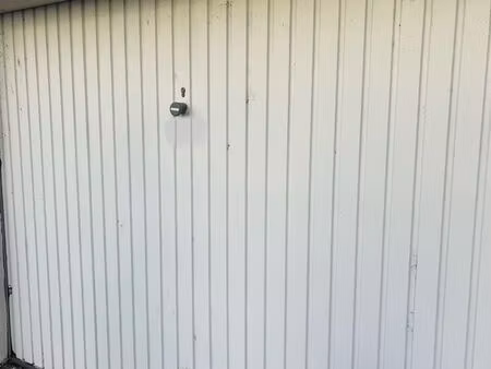 garage / box