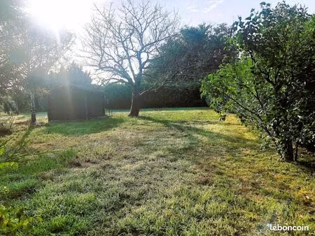terrain 700 m² ambares et lagrave