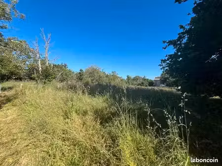 terrain 1 858 m² aigondigne
