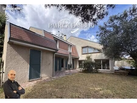 maison 7 pièces 254 m²