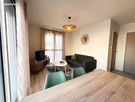 ◊ t2 meublé haut de gamme – hyper-centre de challans
