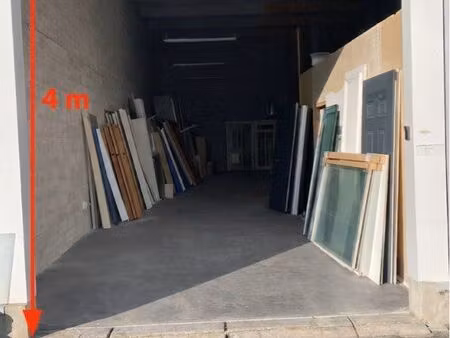 dépôt / local d’activité loué – 135 m²