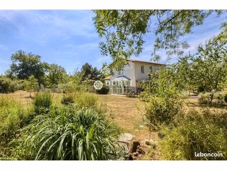 propriété 7 pièces 162 m²