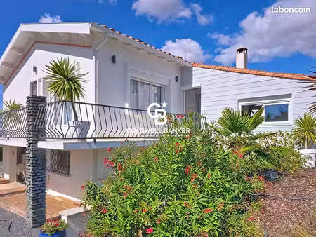 villa 6 pièces 130 m²