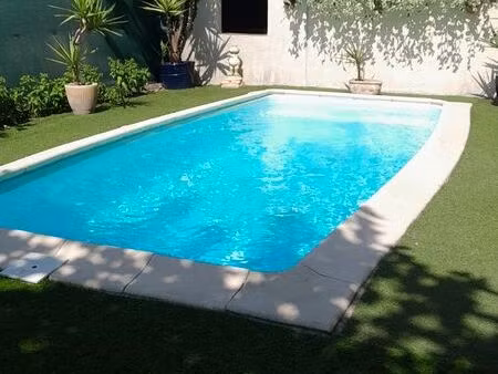 maison 4faces avec grand garage et piscine