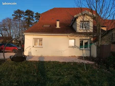 maison mitoyenne de 80 m² avec jardin