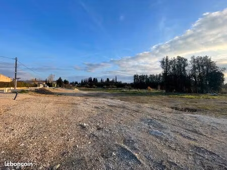terrain 350 m² courthezon