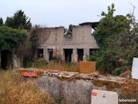 terrain constructible avec ruines