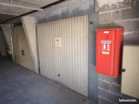 garage/box 18 m² nimes