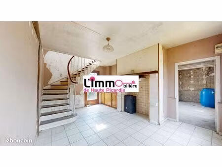 immeuble 223 m² caix