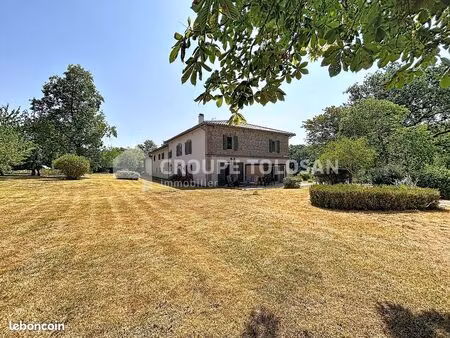 propriété 6 pièces 255 m²