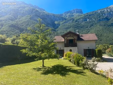 villa familiale t6 de 136 m² sur 626 m² de terrain