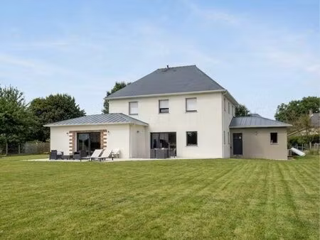 maison familiale 5 chambres – terrain de 2 000 m² – à 2 min de la gare de combourg