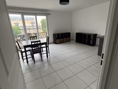 lumineux appartement 3 pièces récent