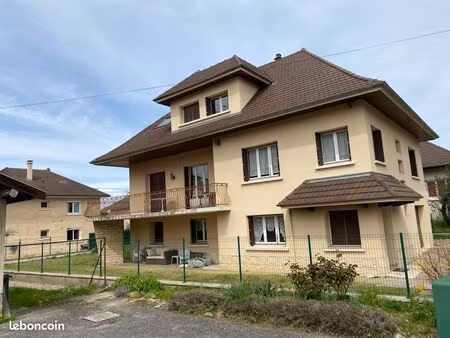maison 225 mètres carrés