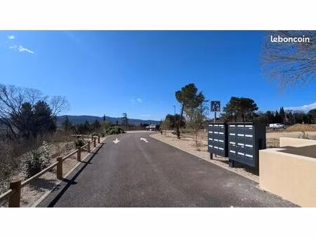 terrain 440 m² cadenet