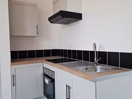 t2 refait à neuf de 32 m² – disponible immédiatement – pradelles (43420)
