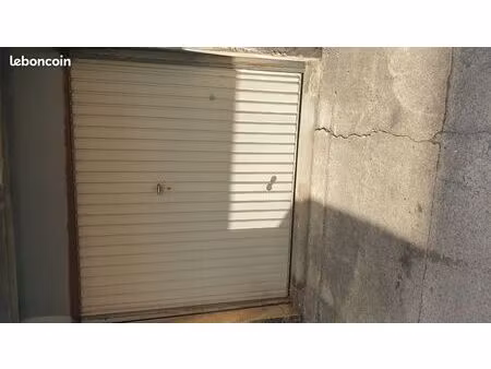loue garage moto