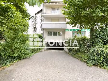 parking 10 m² voiron