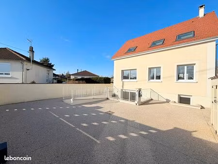 maison 7 pièces 161 m²