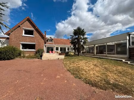 maison 7 pièces 243 m²