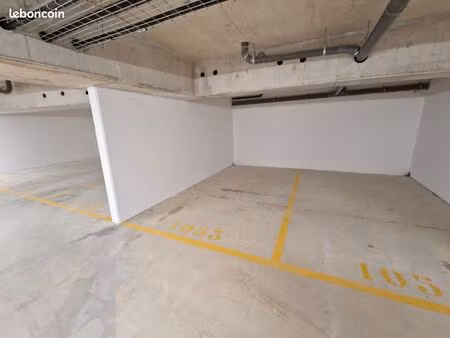 place de parking neuve sécurisée