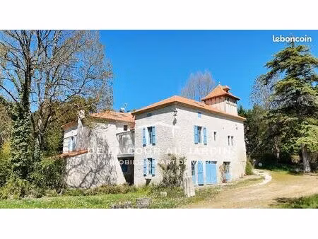 moulin 12 pièces 371 m²
