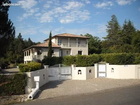 villa d'architecte   202 m2 + 103 m2 rdc