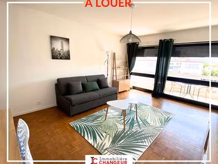 studio 1 pièce 30 m²