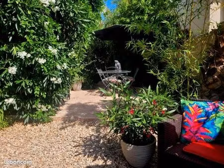 vente maison de plain pied avec jardin arboré