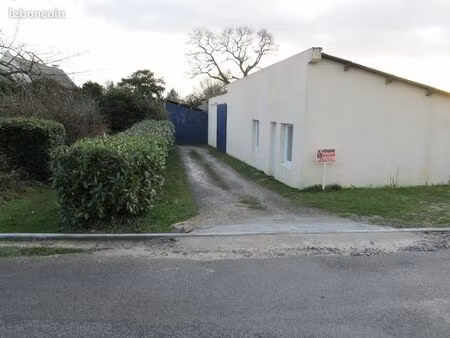 bâtiment entrepôt 380 m2